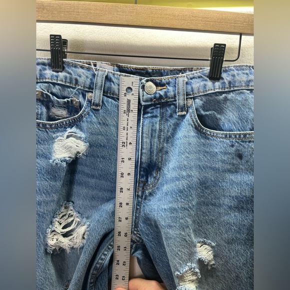 Aeropostale Distressed Mom Jeans Womens 4 100% cotton Blue Denim Trashed 2358 - Picture 6 of 10